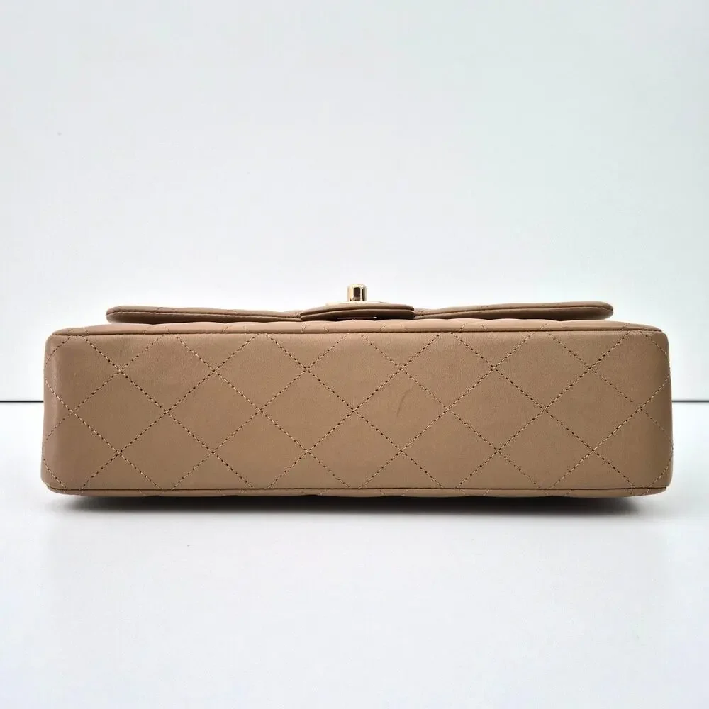 Chanel 22B Medium Classic Flap Lambskin Beige